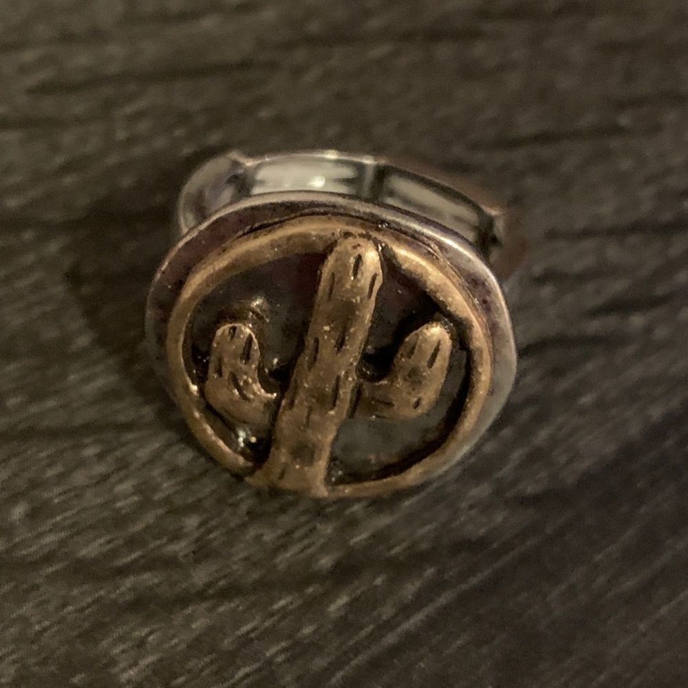 GOLD AND SILVER STRETCH CACTUS RING